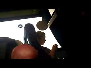 fille regarder film porno amateur japonaise dans le bus